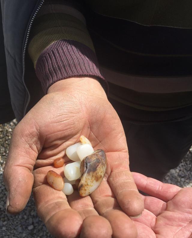 玉变好了这不是作假吗? 刚挖出来的籽料原石都要“处理”一下