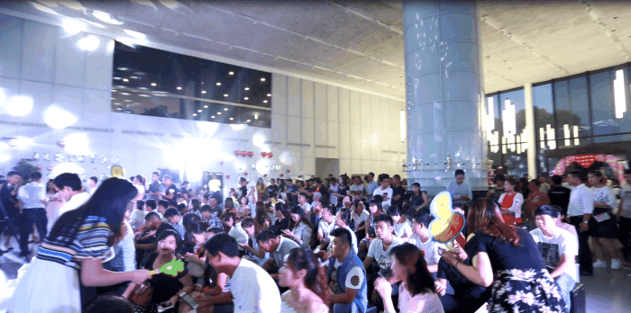 “遇见领克, 遇见爱”七夕联谊会火热举行 200余位单身男女青年参加