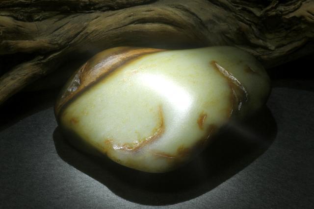 市场上几百上千的和田玉籽料都是什么