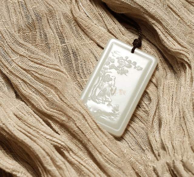 如何让你学会一招鉴别和田玉品质的方法