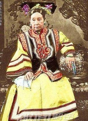 凌遲規定是3357刀, 他卻割了3784刀, 割著還問: 我喊疼了嗎?