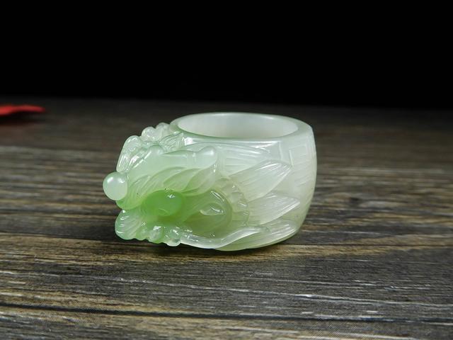 这种和田玉籽料出好肉多, 了解一下