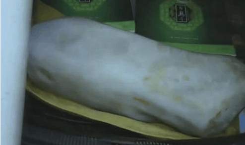 少见! 现场怒砸玉手镯, 20万贱卖4000万籽料原石