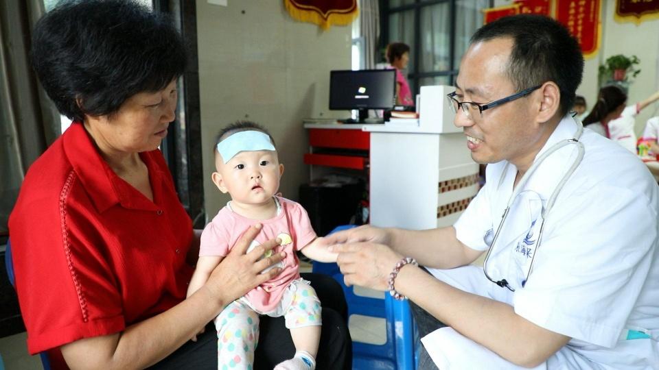 传播健康理念 引领健康潮流 小儿推拿绿色疗法真正为更多父母解忧除愁