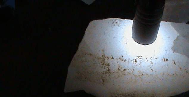 见到这种料的和田玉, 能不碰就不碰, 切开了稳赔