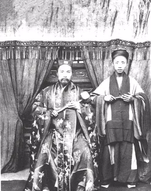 清末道士老照片, 个个仙风道骨, 最后一位很像西游记里的百眼魔君