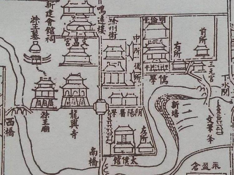 西安闹市中有一个段土城墙, 谁都不敢拆