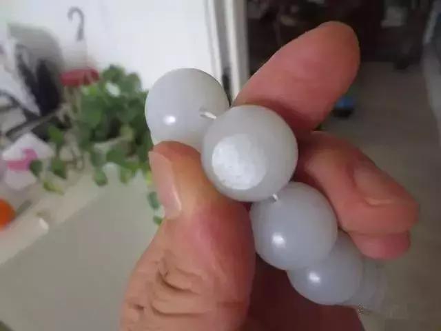 真的是土豪! 8公斤和田玉籽料统统车珠子!