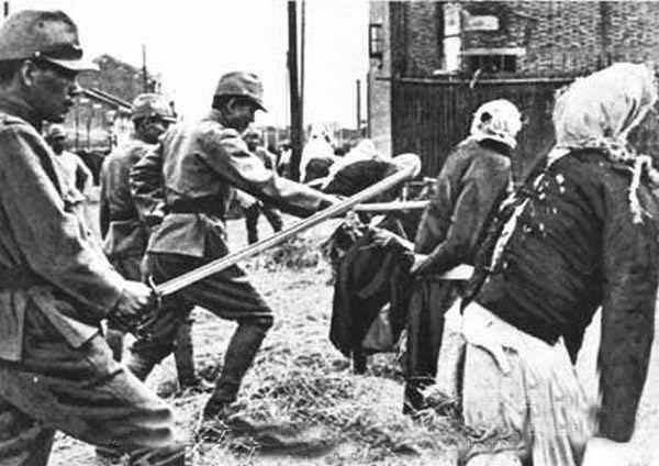 8月15日, 日本无条件投降, 却有一个人, 仍然放不下尊严