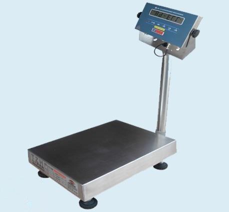 司令员视察部队供应站, 往秤上一站显示140斤, 大怒: 撤掉站长!