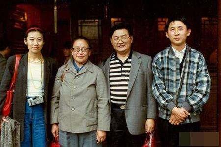 毛主席的八个子孙后代如今怎样了? 两外孙是富豪, 孙子已经是少将