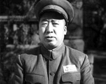 林彪见了他都得叫一声首长, 却没被授衔, 毛主席给了一项特权