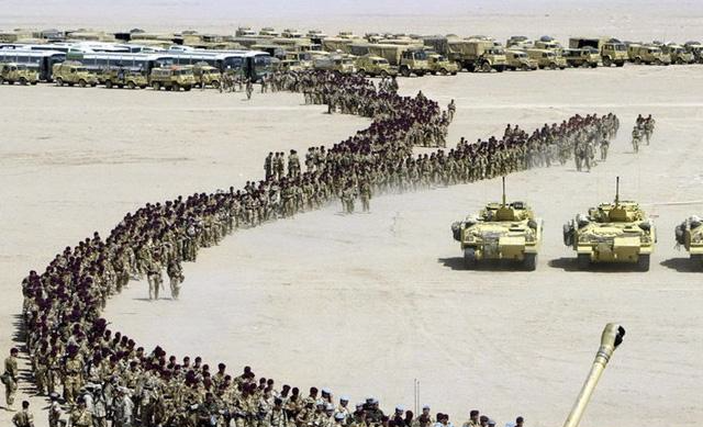 『伊拉克』现代战争为什么不容易打起来，看看这场战争，42天3.5万亿就没了