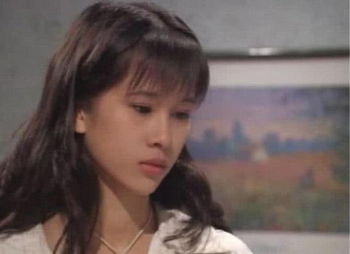 42歲文頌嫻曬與女兒合影, 樣貌很驚艷, 網友: 時間靜止了