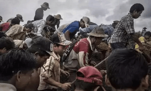 为了这块玉石, 他们赌上了一生