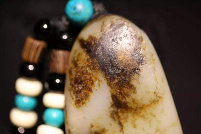 前有玉石垒猪圈, 后有和田玉砌鸡窝, 这个村子到底什么来头