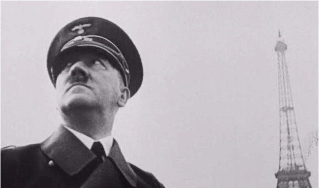 一張震撼世界的“詭異”照片：拿槍的和被槍指的，不知誰在處決誰