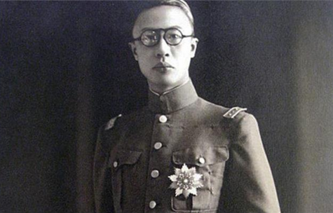 溥仪当时手握百万大军, 为啥宁愿退位, 也不退守关外?