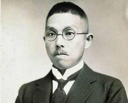 他是蒋介石亲家, 娶了12个老婆, 90岁娶17岁女学生, 还生了个女儿