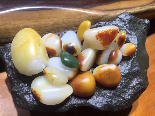 在和田玉龙喀什河, 尝试一把捡料的艰辛。