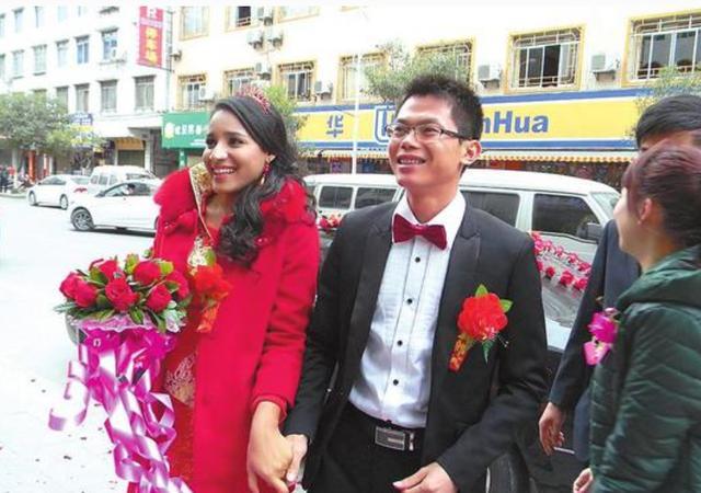 广东小伙娶黑人媳妇, 婚后一年直言: 什么都好, 就担心这点