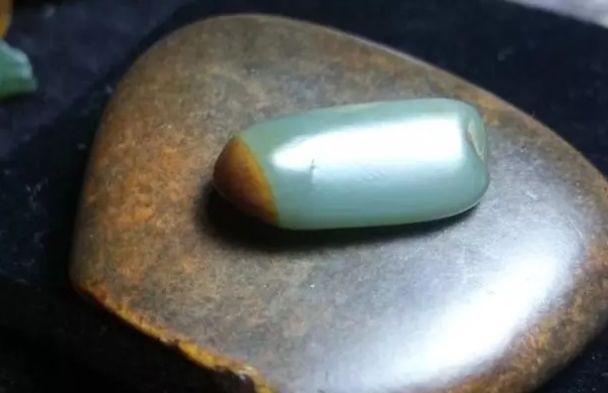 新品种的籽料, 如此极品你们见过吗? 还不看过来?