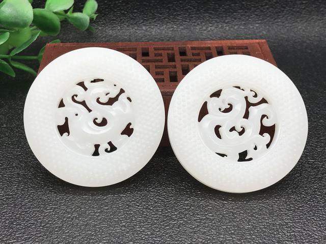 新疆和田玉籽料的下脚料值钱吗?