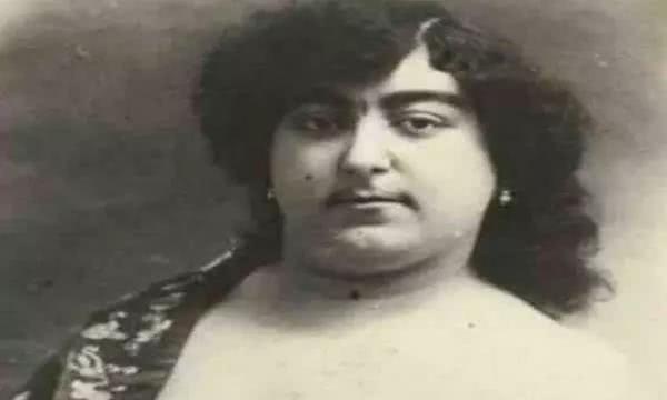 19世纪波斯最美公主, 数十男子为她自杀, 然而真容让人有点意外