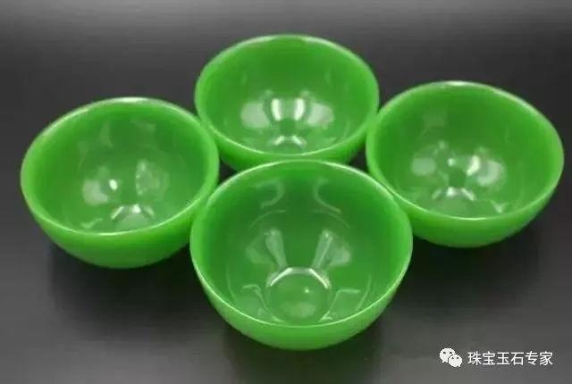 最新消息: 花2.8万买的“和田玉”竟是大理石