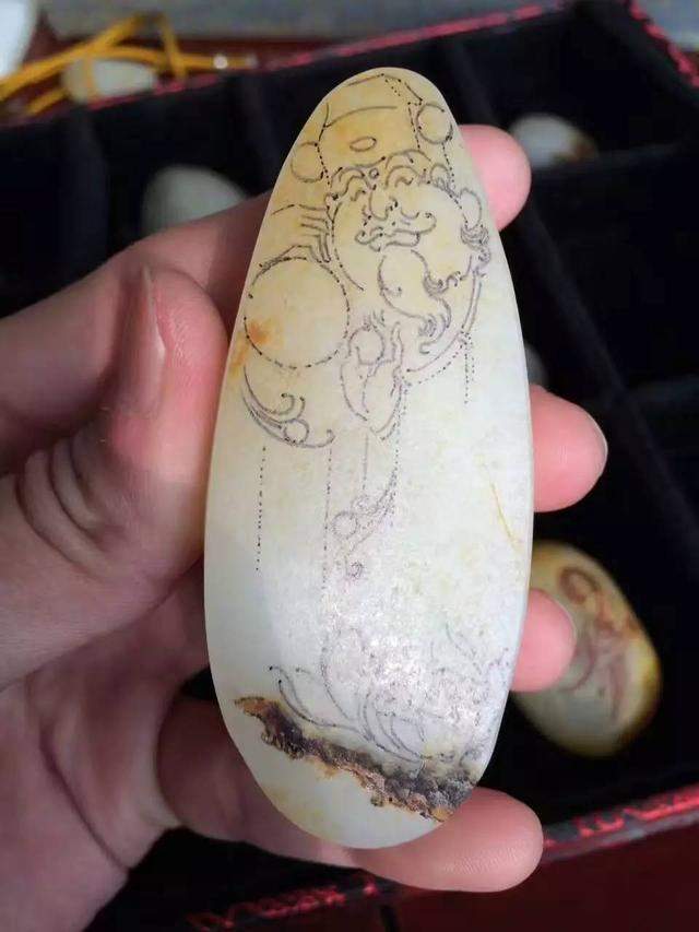 玉侠讲说: 和田玉市场火爆, 雕刻师急功近利, 匠心何去何从?