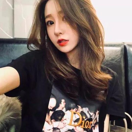 网红温婉一夜爆红, 光代言费就300万!