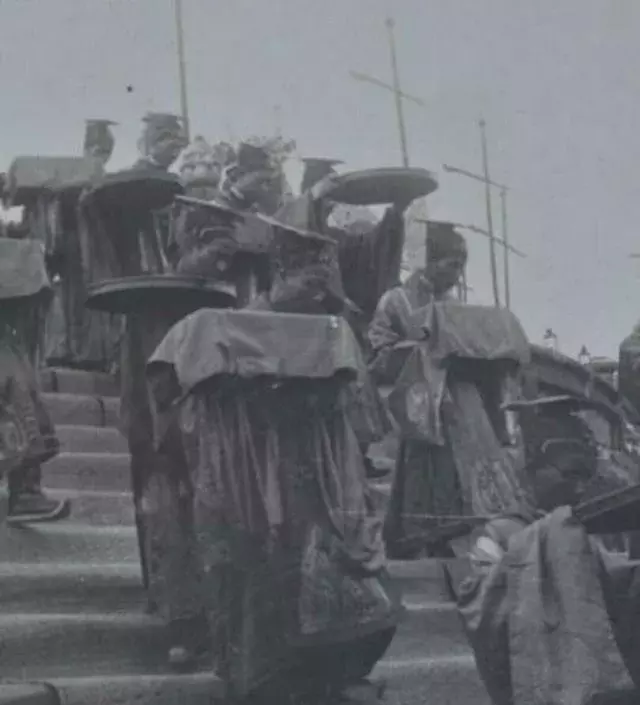 清末道士老照片, 个个仙风道骨, 最后一位很像西游记里的百眼魔君