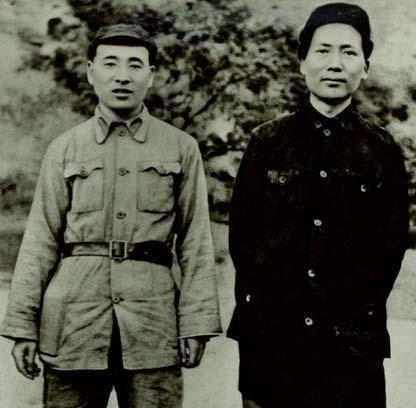 比林彪上升还快的元帅, 30岁当上集团军首长, 一件背心穿了30年