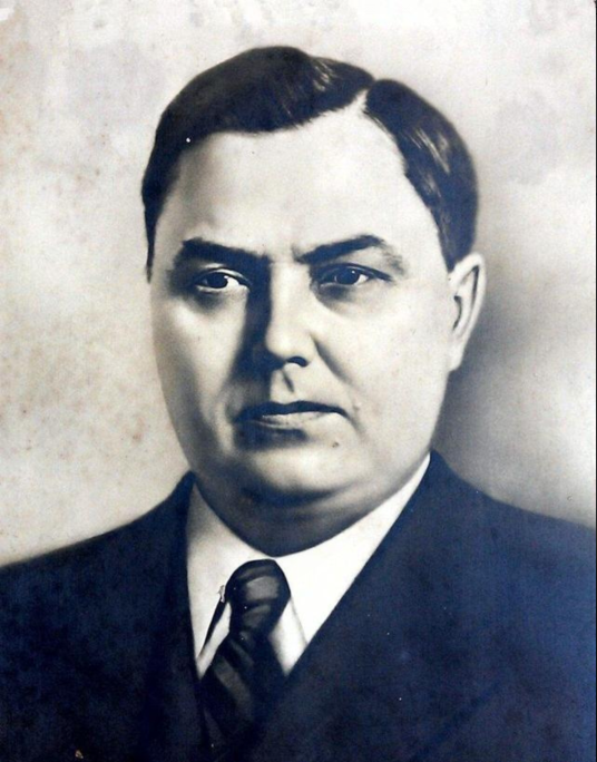 斯大林留给他一手好牌, 他却仅用3年就彻底玩坏