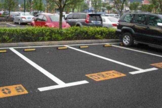 停车4个月被收费6000元 车主说车不要了