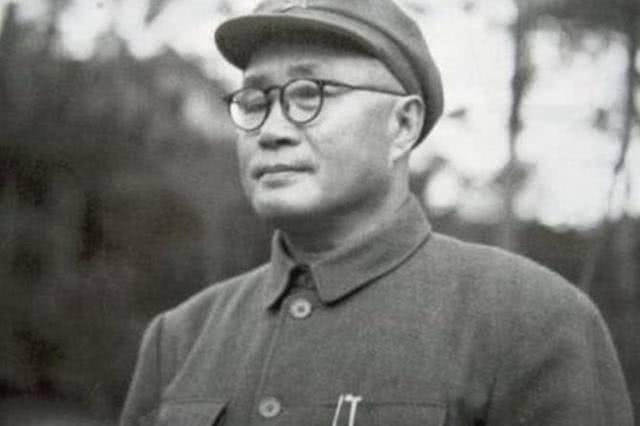 他是十大元帅中活得最久的元帅, 文武双全有谋, 如今五个儿女更牛