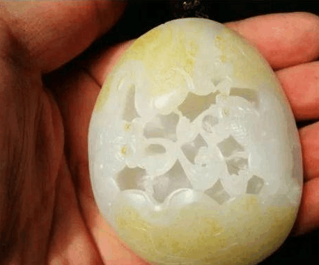 这种和田玉籽料出好肉多, 了解一下