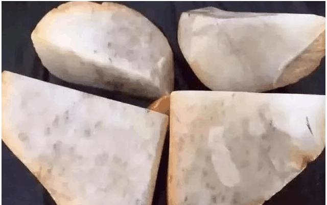 倾家荡产买的这块玉, 居然是水泥做的