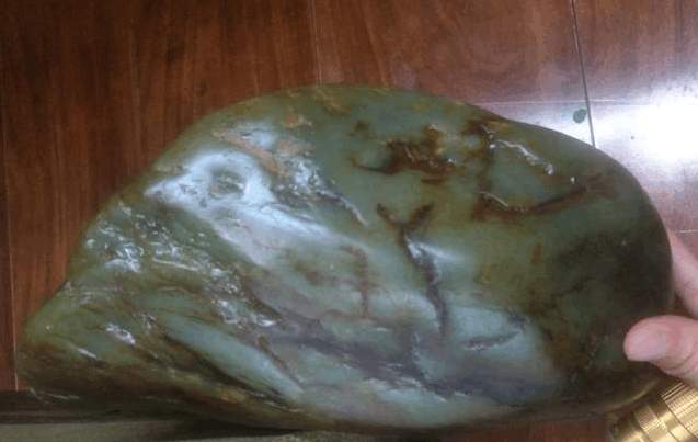 和田玉市场摊位“缩水”, 和田玉是不是走向了枯竭