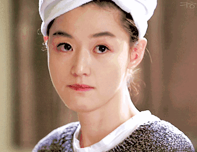 “先涂隔离还是先涂防晒？”困扰女生多年的问题终于有答案了！