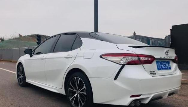 开完大众帕萨特，换到丰田凯美瑞上，车主：体验后才发现差距