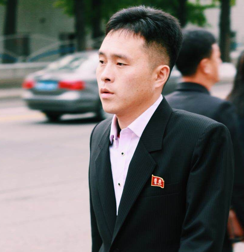 打开uc浏览                     朝鲜男孩子恋爱经验少.