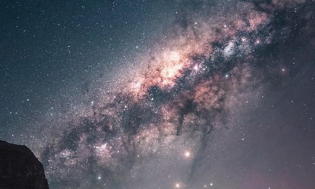 天生“贱骨”的四大星座，你越冷漠，他越爱你