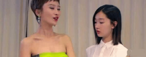 这位女星从来不穿“内衣”， 问其原因却被佛系回复， 真实情况让网友大笑！