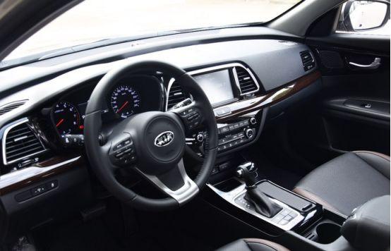 还准备提钱去买凯美瑞吗？这车1.8L配6AT仅12.88万，比迈腾还漂亮