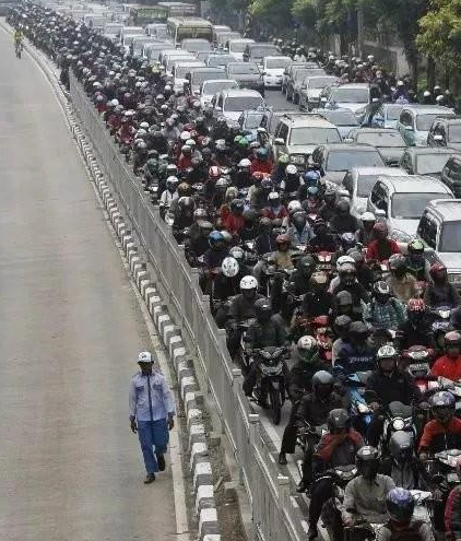 发几张不正经的照片给你看看, 专治不开心~