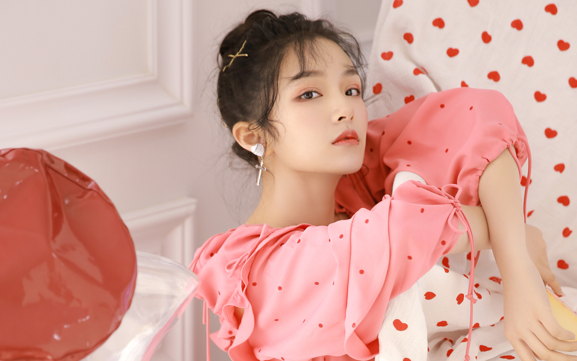 生肖■5月初，情意绵绵难割舍，3星座遇旧爱回头，终于被感动