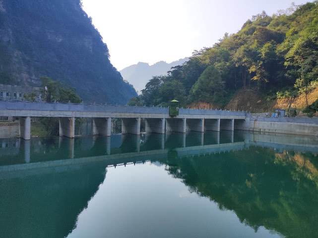 广东最该“勒紧裤腰带”的城市，一线房价、二线消费、三线工资