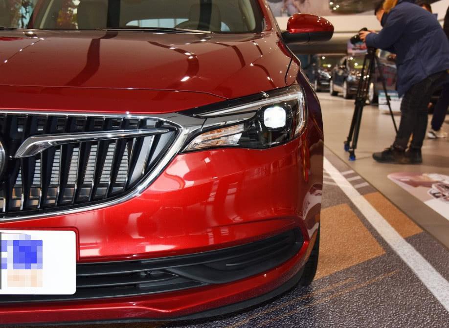 “半路杀出个程咬金”从11.99万降到8万，月销破2万成爆款