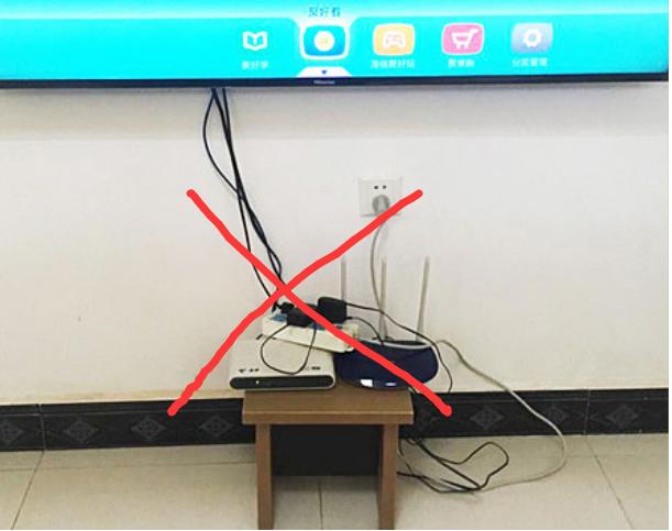 去了香港才发现，没人把路由器放电视柜！看聪明人怎么弄，太高级